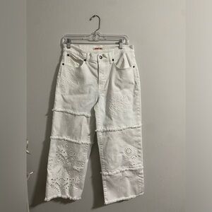 Johnny was white capris